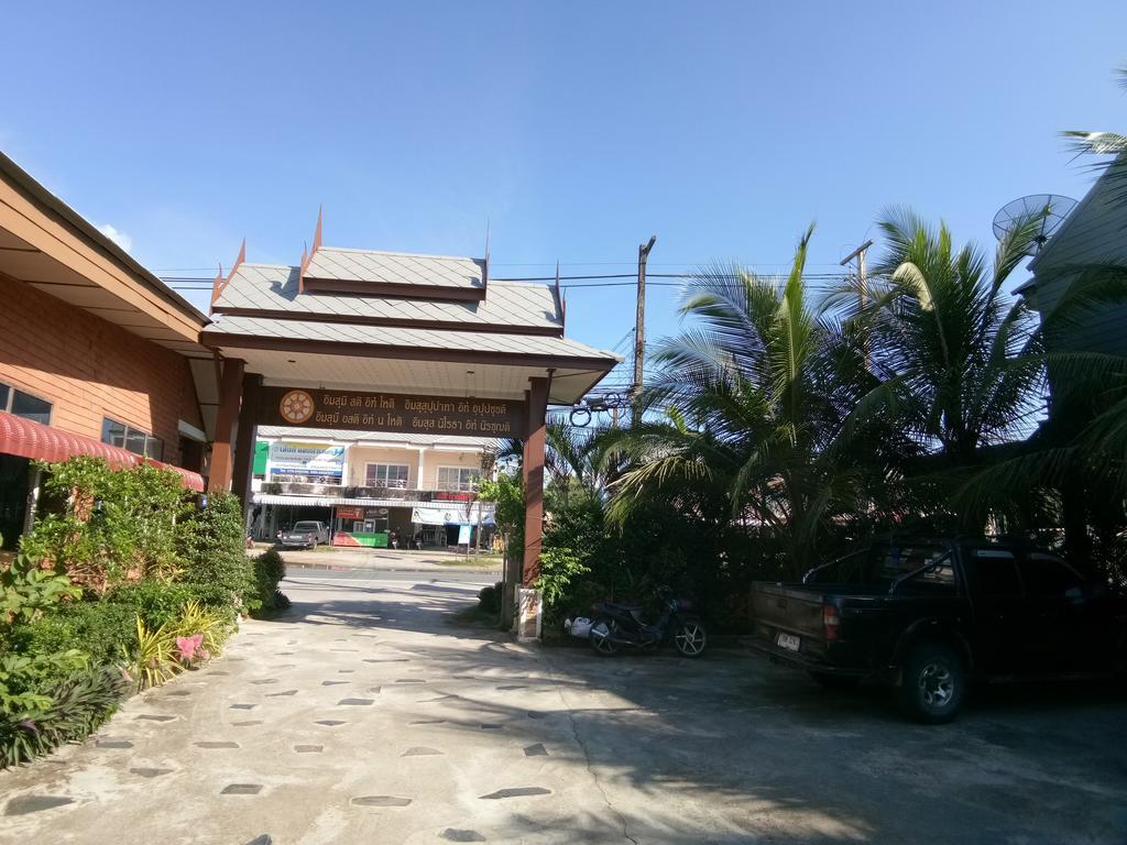 Hotel Baan Mek Lom Khao Lak Exterior foto